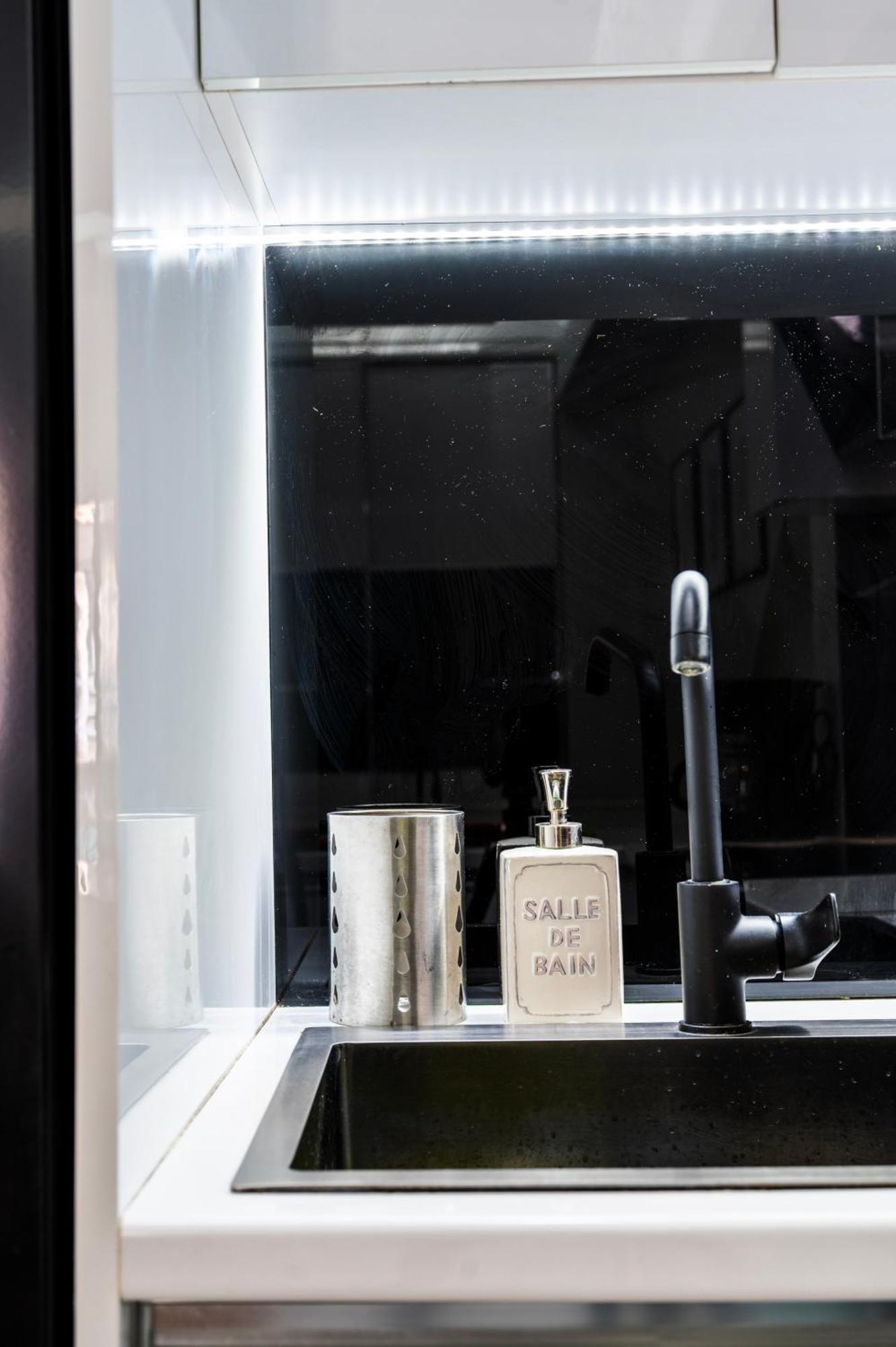 Luxury Studio In Athens City Center Exteriör bild